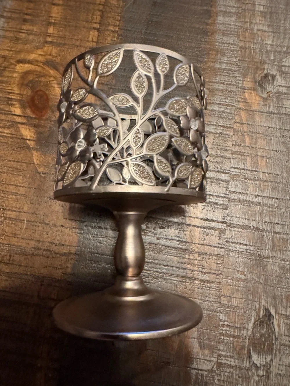 Bath & Body Works Dogwood Pedestal 3-Wick Candle Holder - Picture 3 of 9
